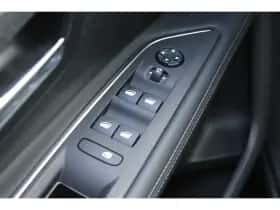 Peugeot 3008 (2019) thumbnail 18