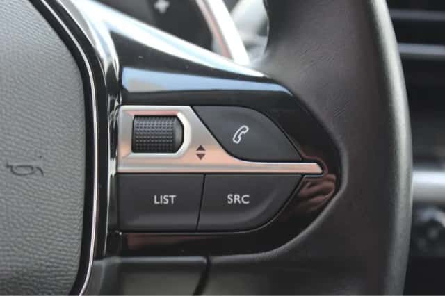 Peugeot 3008 (2019) thumbnail 22