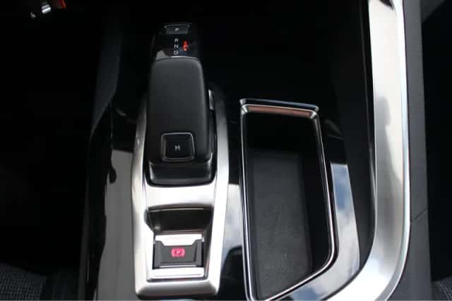 Peugeot 3008 (2019) thumbnail 28