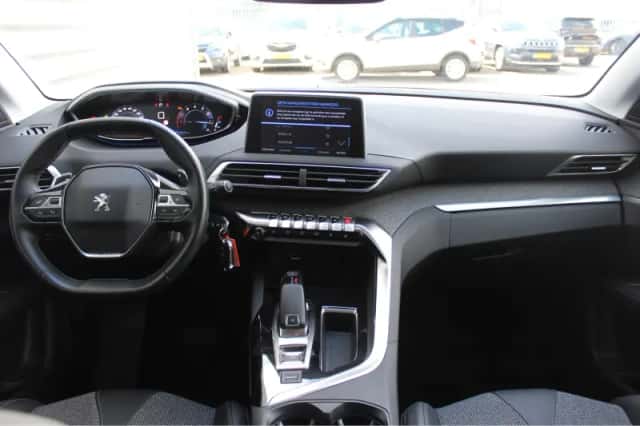Peugeot 3008 (2019) thumbnail 29