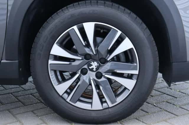 Peugeot 2008 (2019) thumbnail 12
