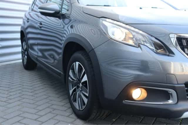 Peugeot 2008 (2019) thumbnail 13