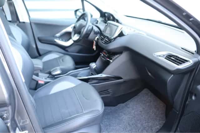 Peugeot 2008 (2019) thumbnail 18