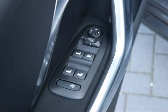 Peugeot 2008 (2019) thumbnail 19