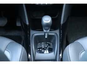 Peugeot 2008 (2019) thumbnail 33