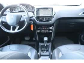 Peugeot 2008 (2019) thumbnail 34