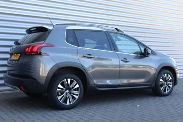 Peugeot 2008 (2019) thumbnail 9