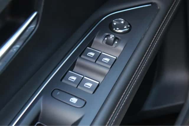 Peugeot 3008 (2023) thumbnail 19