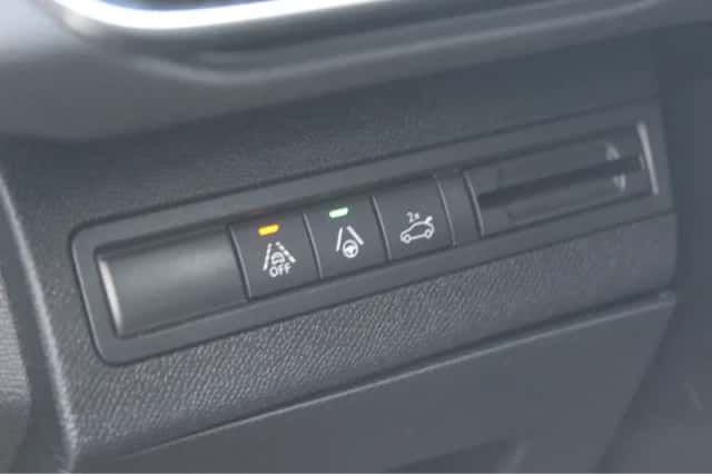 Peugeot 3008 (2023) thumbnail 20