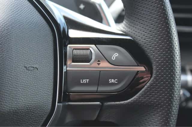 Peugeot 3008 (2023) thumbnail 23