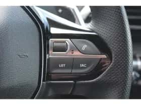 Peugeot 3008 (2023) thumbnail 23