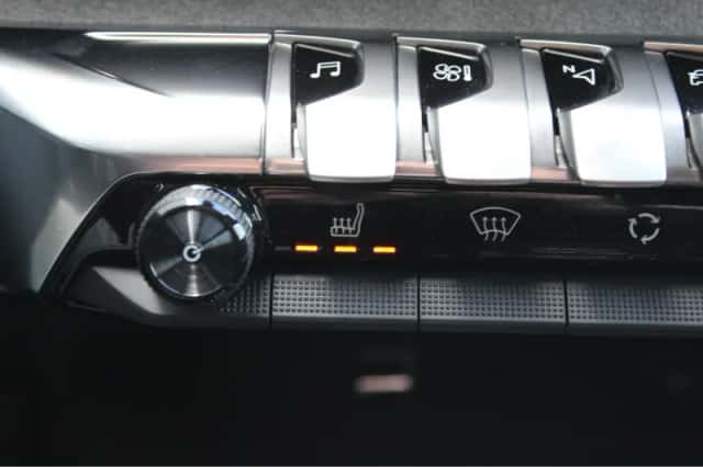 Peugeot 3008 (2023) thumbnail 29