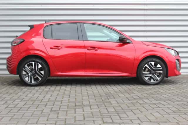 Peugeot 208 (2024) thumbnail 3