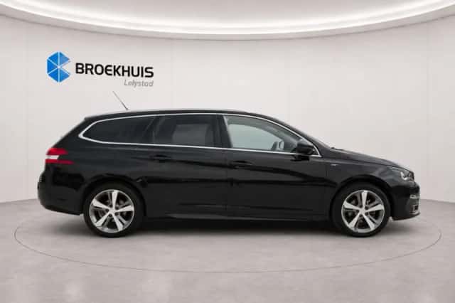 Peugeot 308 (2021) thumbnail 3