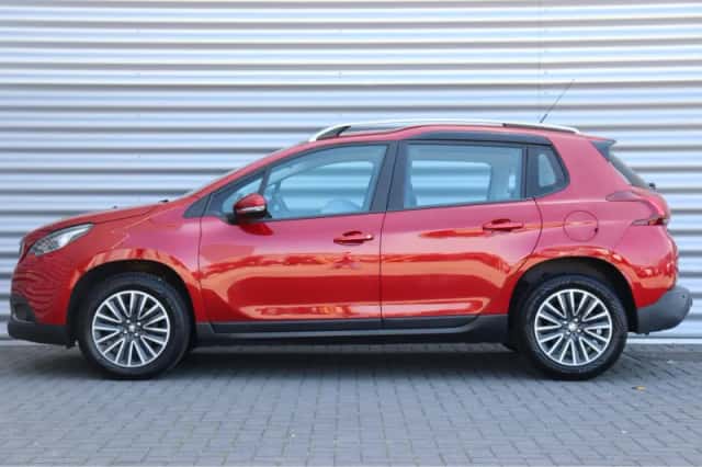 Peugeot 2008 (2018) thumbnail 2