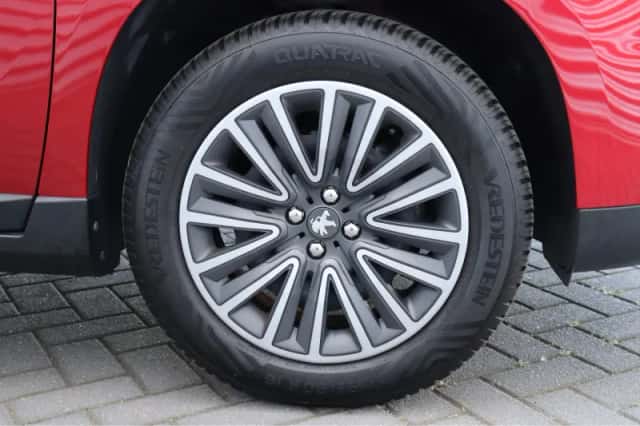 Peugeot 2008 (2018) thumbnail 12