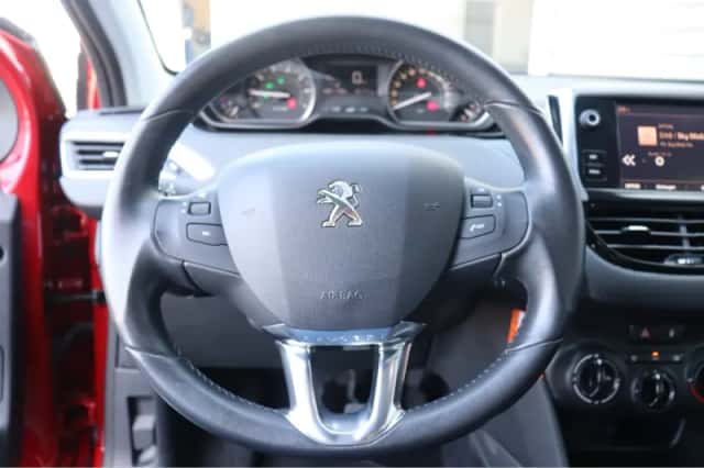 Peugeot 2008 (2018) thumbnail 26