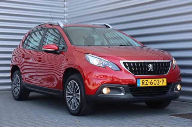 Peugeot 2008 (2018) thumbnail 4