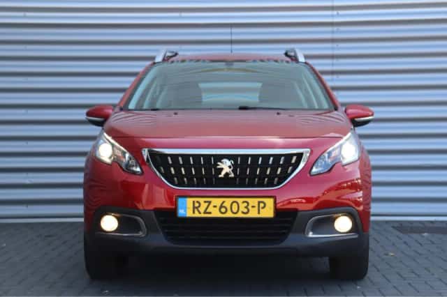 Peugeot 2008 (2018) thumbnail 5