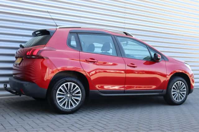 Peugeot 2008 (2018) thumbnail 9