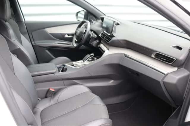 Peugeot 3008 (2023) thumbnail 23