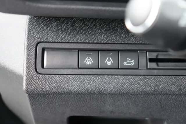 Peugeot 3008 (2023) thumbnail 25