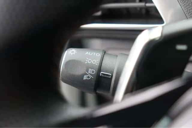Peugeot 3008 (2023) thumbnail 27