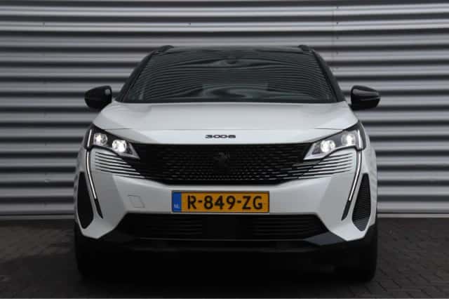 Peugeot 3008 (2023) thumbnail 5