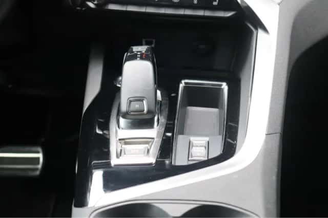 Peugeot 3008 (2023) thumbnail 41