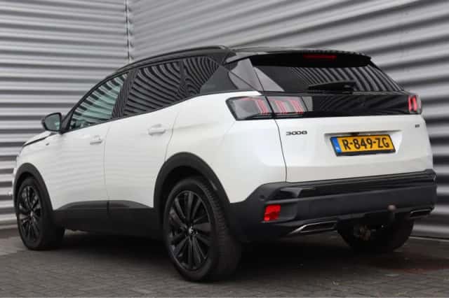 Peugeot 3008 (2023) thumbnail 7