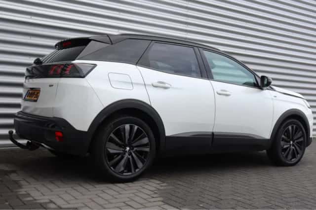 Peugeot 3008 (2023) thumbnail 9