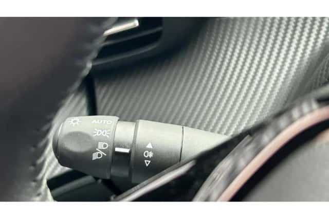 Peugeot 2008 (2025) thumbnail 24