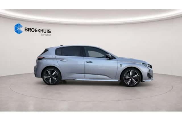 Peugeot 308 (2022) thumbnail 3