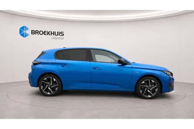 Peugeot 308 (2022) thumbnail 2
