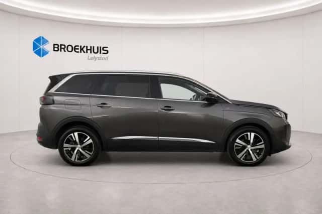Peugeot 5008 (2022) thumbnail 3