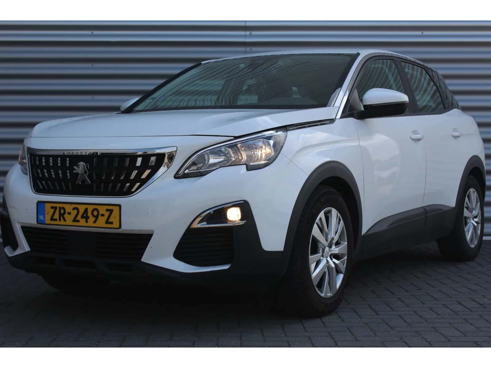 Peugeot 3008 (2018) — foto 1