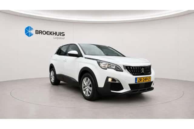 Peugeot 3008 (2018) thumbnail 4