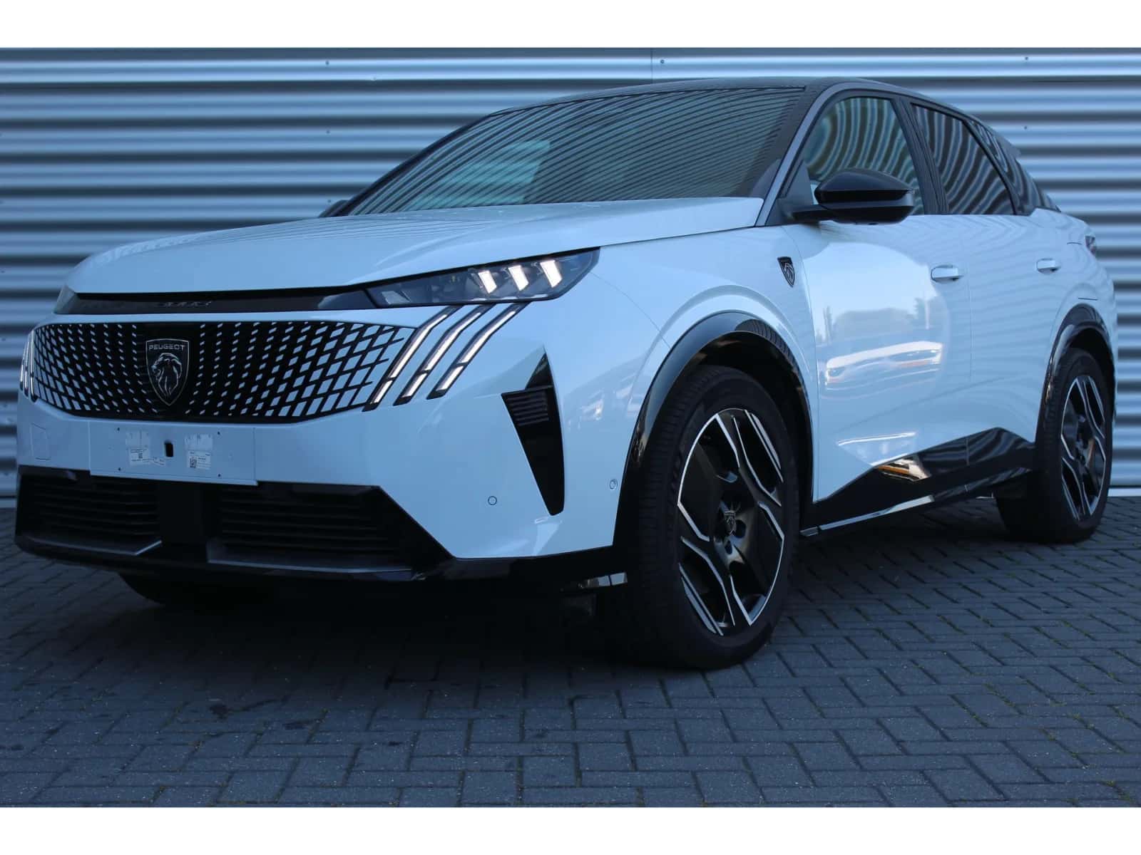 Peugeot e-3008 (2025) — foto 1