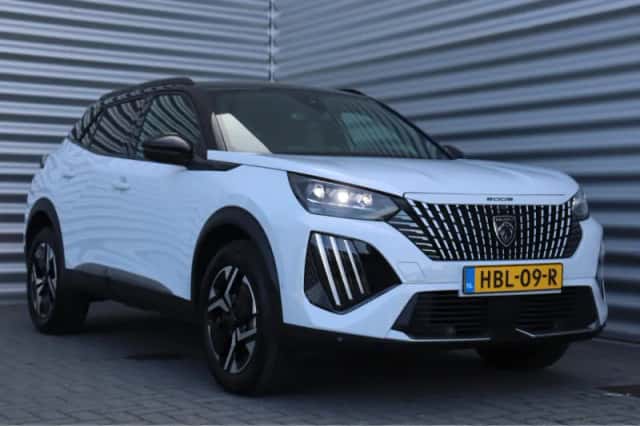 Peugeot 2008 (2025) thumbnail 4