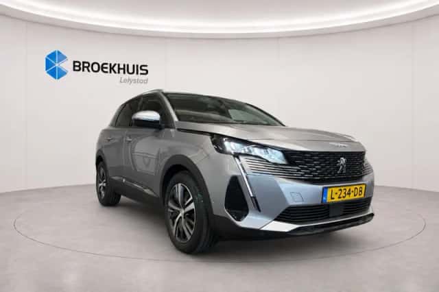 Peugeot 3008 (2021) thumbnail 4
