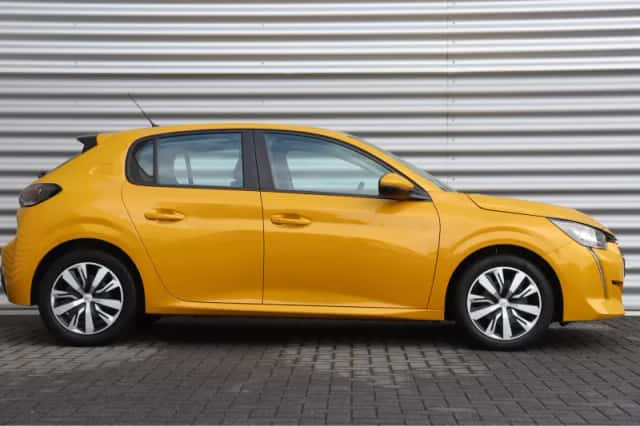 Peugeot 208 (2021) thumbnail 3