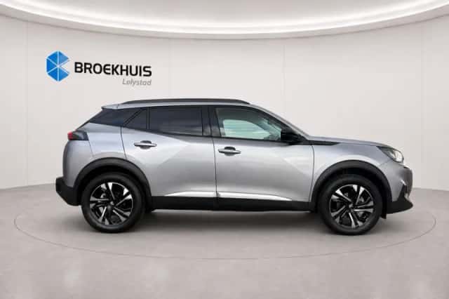 Peugeot 2008 (2022) thumbnail 3