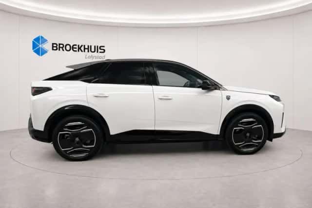 Peugeot e-3008 (2025) thumbnail 3