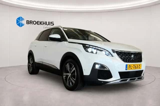 Peugeot 3008 (2017) thumbnail 4