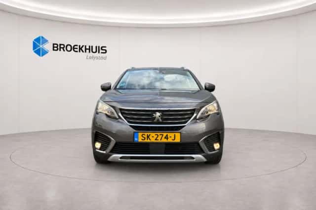 Peugeot 5008 (2018) thumbnail 4