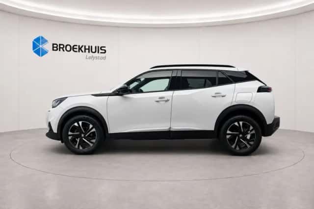 Peugeot 2008 (2023) thumbnail 2