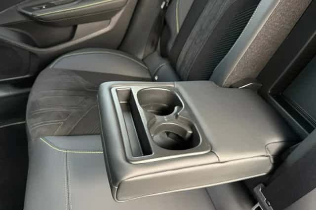 Peugeot 408 (2024) thumbnail 17