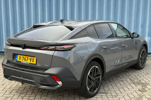 Peugeot 408 (2024) thumbnail 5