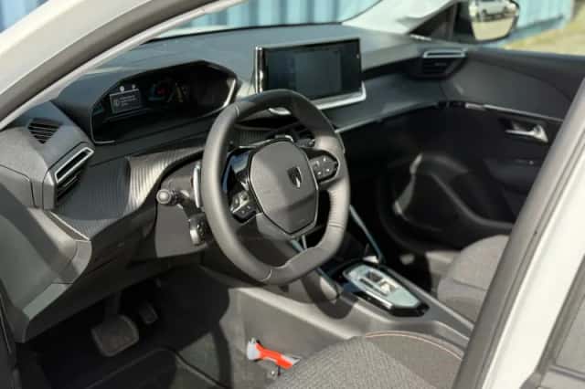Peugeot 208 (2025) thumbnail 12