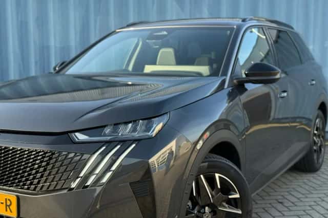 Peugeot 5008 (2025) thumbnail 9